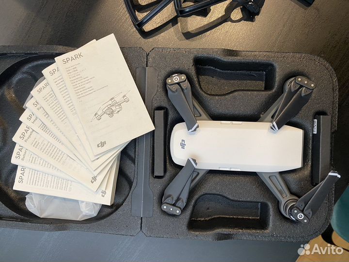 Квадрокоптер DJI spark Fly More Combo