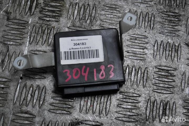 Блок управления Toyota Land Cruiser 200