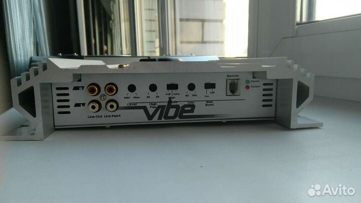 Конденсатор,2ух канальный усилитель и моноблок