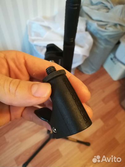 Микрофонная стойка журавль hercules ms651b