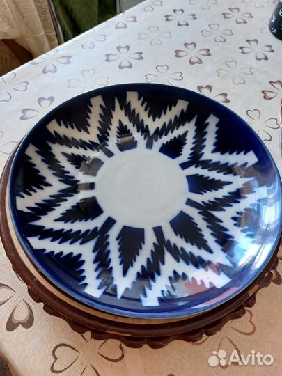 Посуда в восточном стиле блюдо, пиала, тарелки