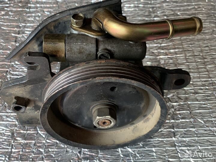 Насос гидроусилителя nissan