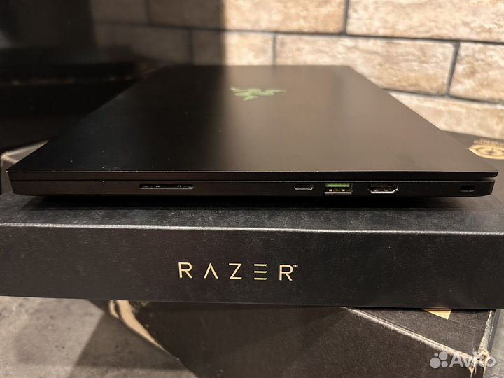 Razer Blade 15 Advanced 2021 (RTX3080, 32GB, 2TB)