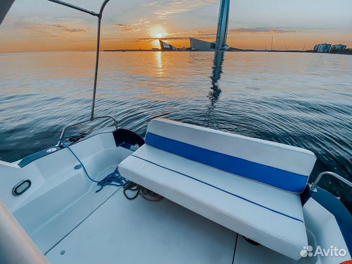 Аренда катера с капитаном на 11 человек