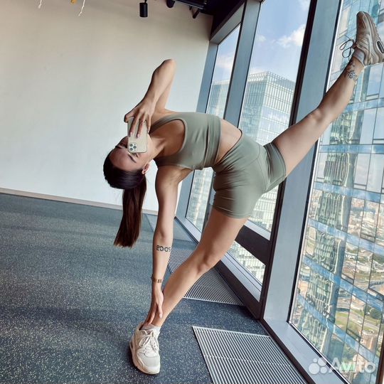 Тренировки по растяжке и фитнесу