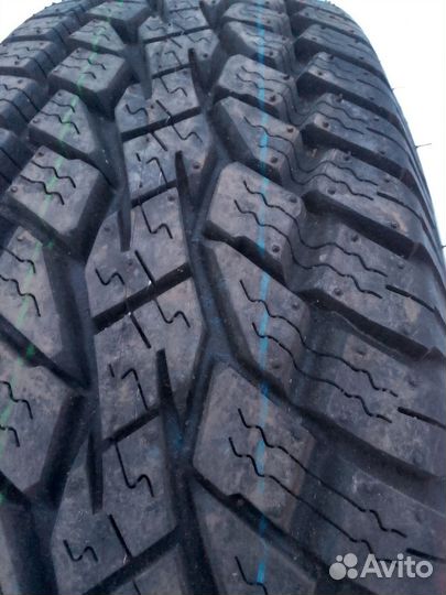 Toyo Open Country A/T 215/70 R16