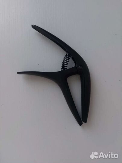 Каподастр для гитары