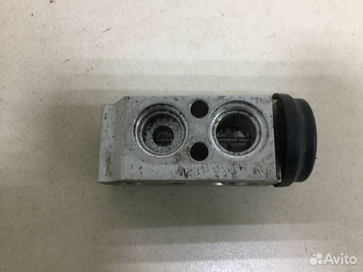 Б/У Клапан кондиционера 976264L000 Hyundai-KIA