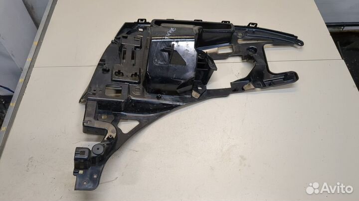 Кронштейн крыла BMW i3, 2021