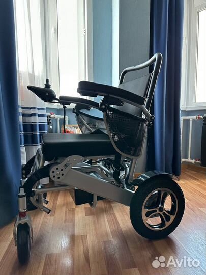 Электрическая инвалидная коляска