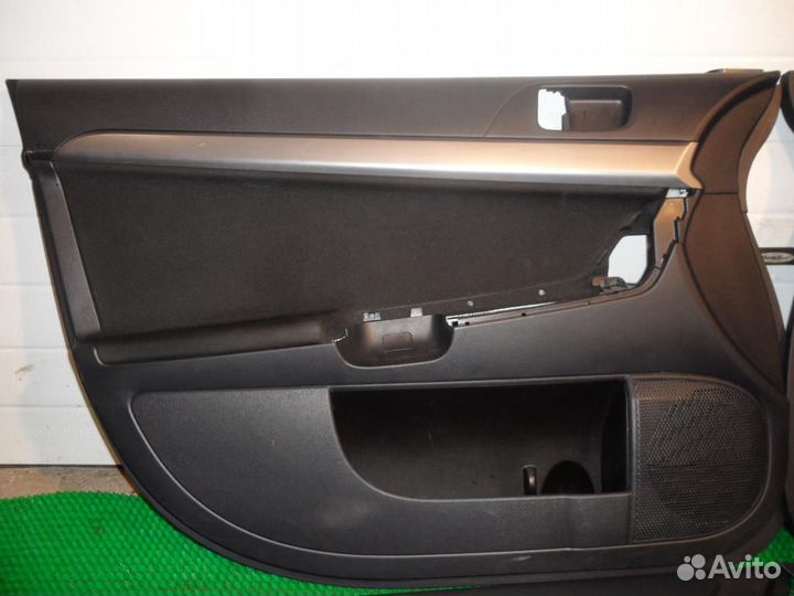 Обшивки дверей комплект Mitsubishi Lancer 10 2010
