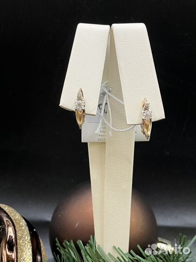 Золотые серьги с бриллиантами