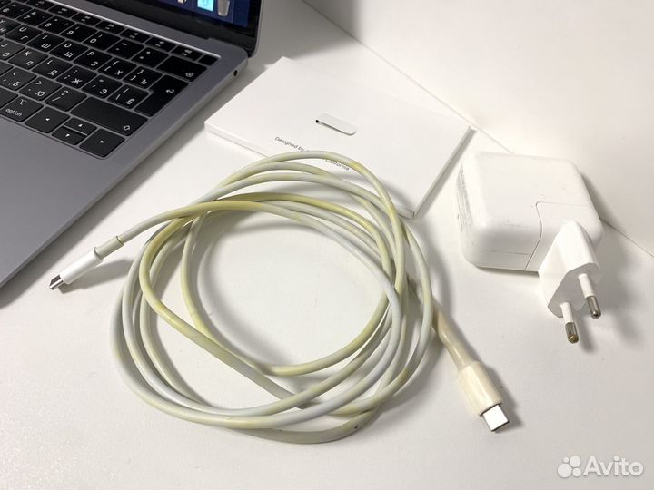 Macbook air 13 core i5 8/128