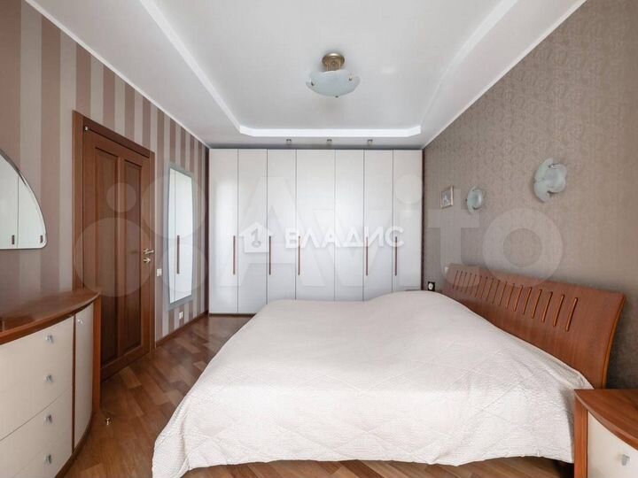 7-к. квартира, 214,3 м², 10/25 эт.