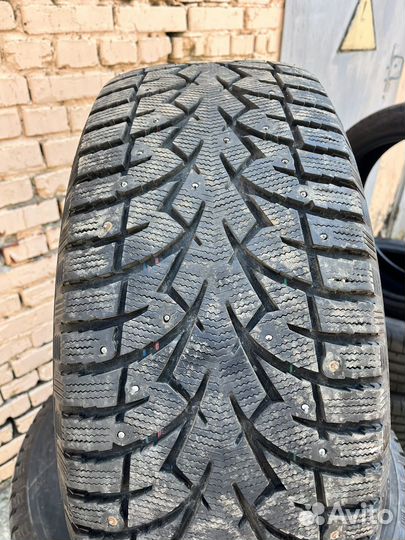 Toyo Observe G3-Ice 285/60 R18
