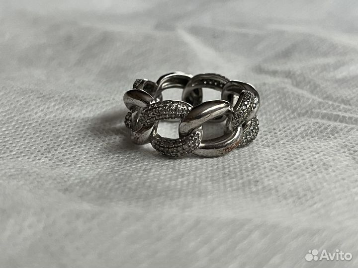 Серебристое кольцо из звеньев бренда 