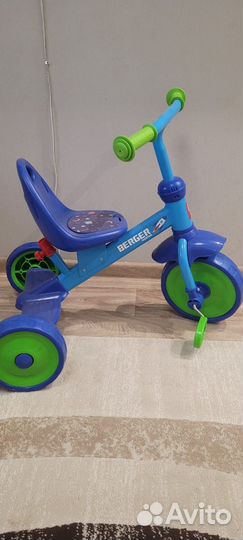 Трехколесный велосипед