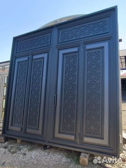 Кованные ворота и калитка