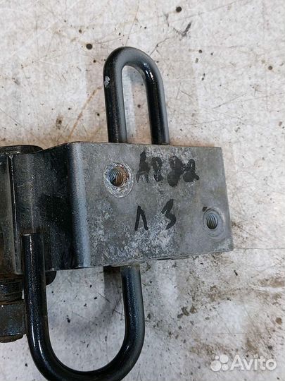 Петля двери задняя левая нижняя audi a8 d2 ауди а8