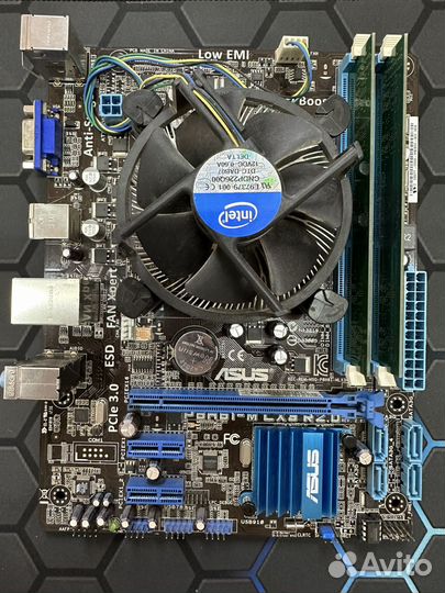 Материнская плата с процессором и памятью