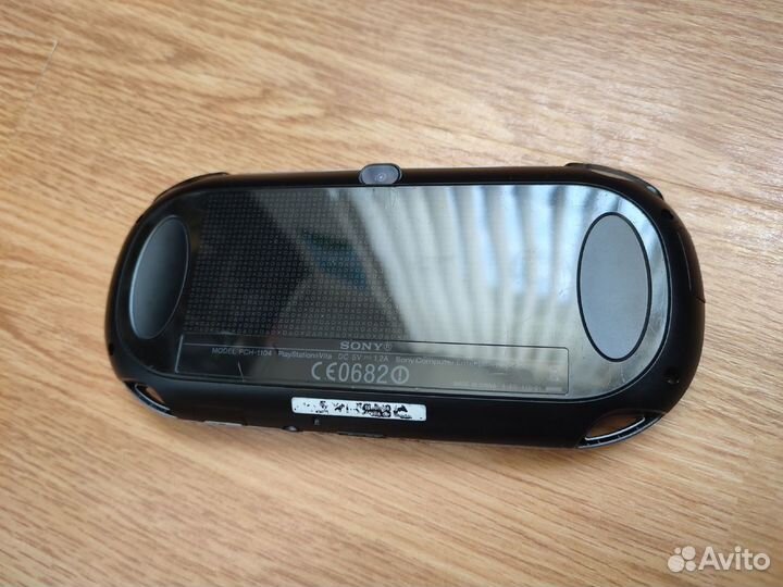 Sony Playstation Vita PCH 1104 с отделом для Sim