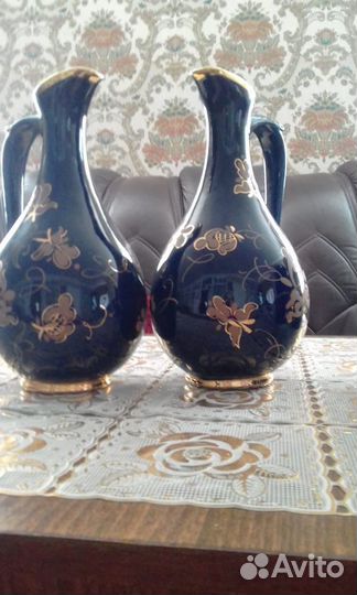 Продаю старинные вещи сервиз-15 000; кувшины по 1