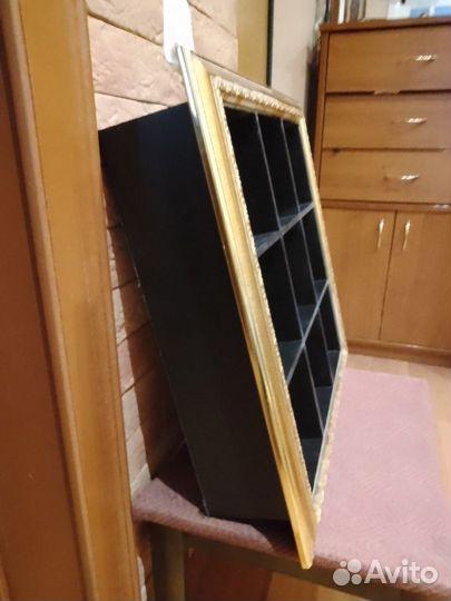 Навесная полка в золотой багетной раме