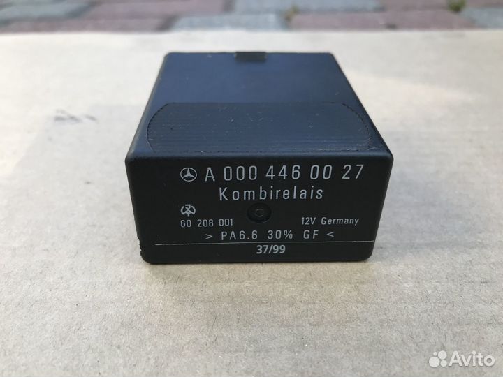 Реле обогрева заднего стекла на Mercedes Vito W638