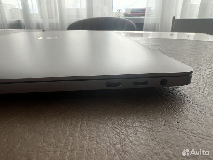 Apple macbook pro 15 2019 a1990