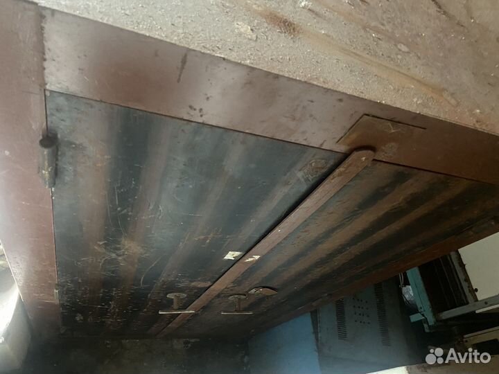 Сейф и шкаф металлический