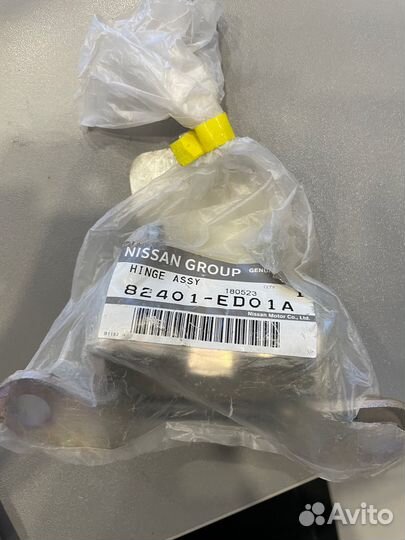 Петля задней левой двери верхняя Nissan Almera 12