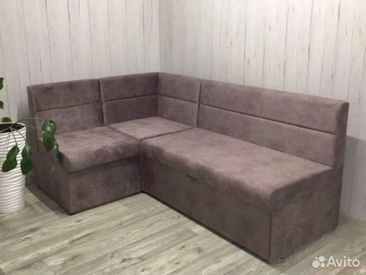 Кухонный уголок со спальным местом новый