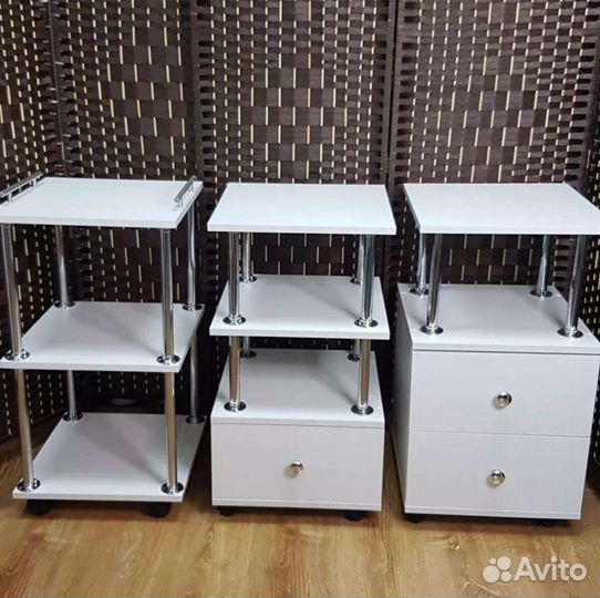 Этажерка на колесиках