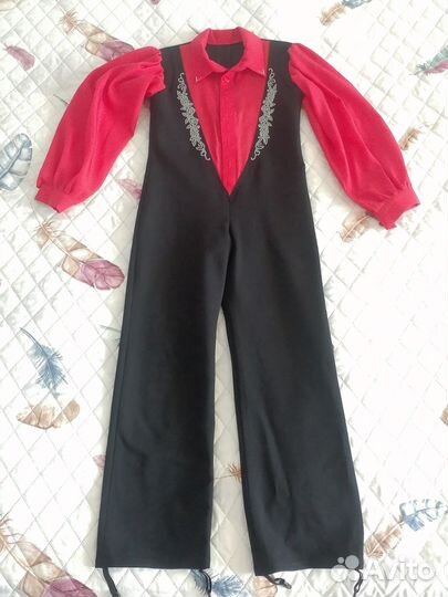 Костюм фигуриста для выступлений