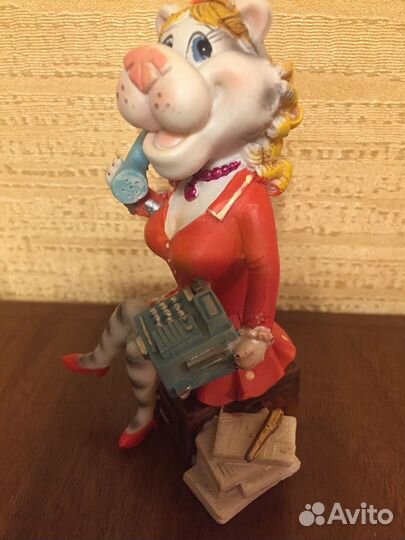 Сувенир-статуэтка