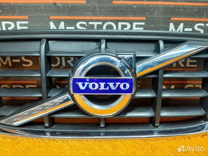 Решетка радиатора Volvo Xc60 DZ44 B4204T6 2011