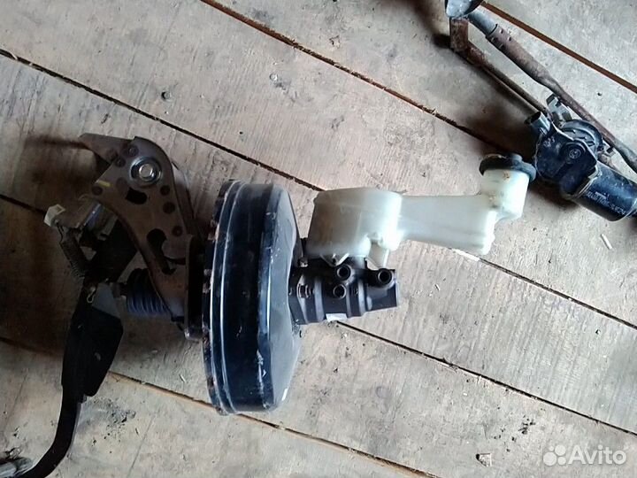 Вакуум с главным тормозным toyota sienta