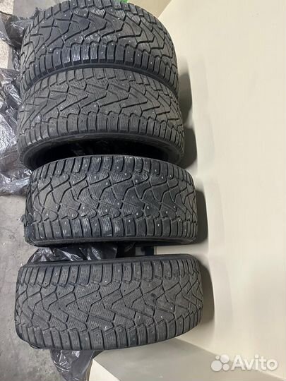 Pirelli Ice Zero 245/40 R20 и 275/35 R20
