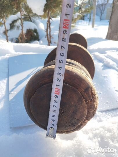 Деталь к старинному ткацкому деревянному станку