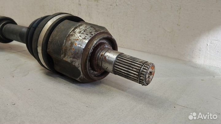 Привод передний правый