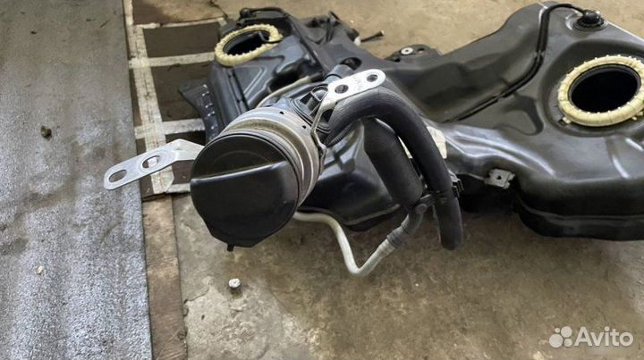 Топливный бак Audi A4 B8 2.0 tfsi multitronic