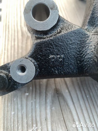 Кулак задний (цапфа) Audi A3, VW Golf, Skoda