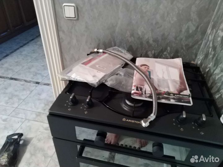 Духовой шкаф, Аристон. Электрический