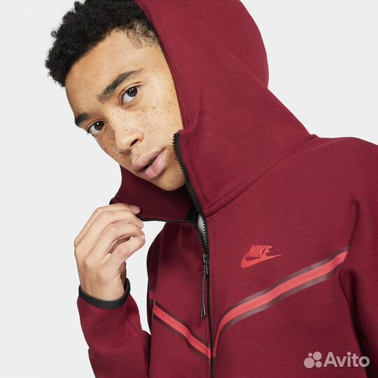 Худи мужской Nike Tech Fleece красный CU4489-677