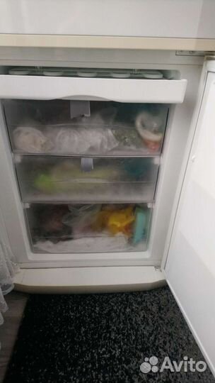 Продам холодильник Ардо производство Италия