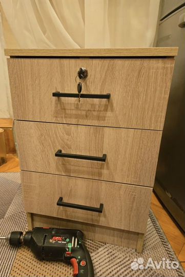 Тумба прикроватная офисная 3 ящика с замком