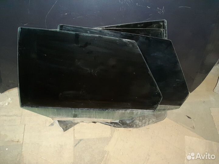 Лада приора стекло