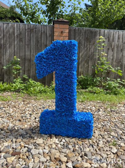 Фотозона на день рождения Босс Молокосос и Единица