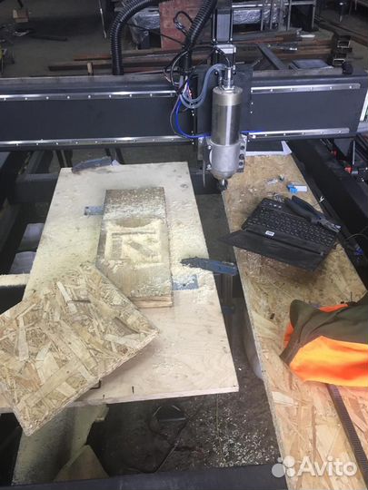 Фрезерный станок с чпу по дереву 600*1000