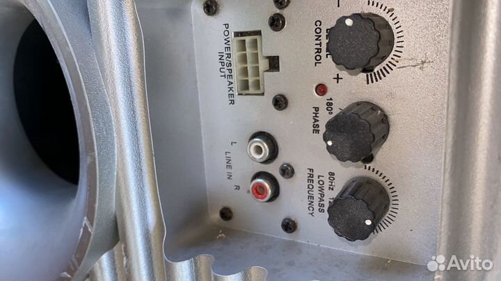 Сабвуфер активный